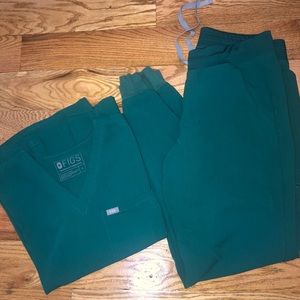 Hunter green women’s FIGS scrubs